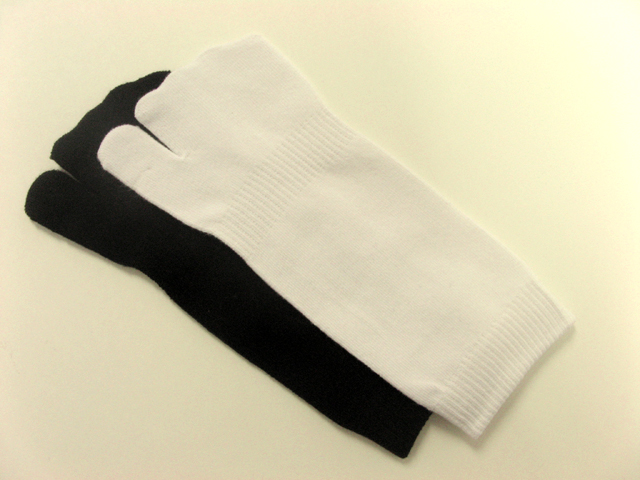 Split toe socks ankle