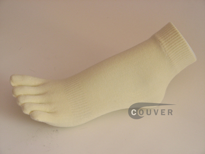 Ivory 5finger Toed Ankle Toe Socks from COUVER Wholesale, 6PRs