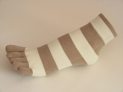 Beige white striped COUVER Cute Ankle Toe Toe Socks, 6Pairs