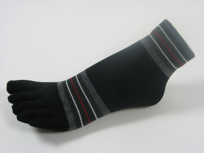 Black ankle toe socks striped w gray olive green