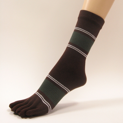 Brown quarter stripe toe socks with white olive green
