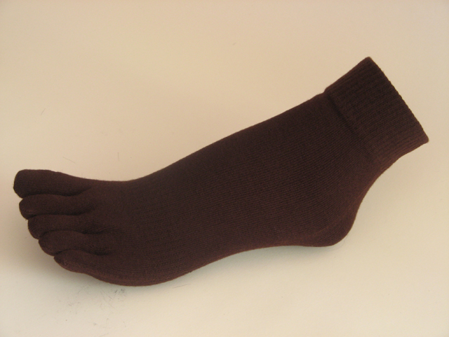 Brown ankle toe socks