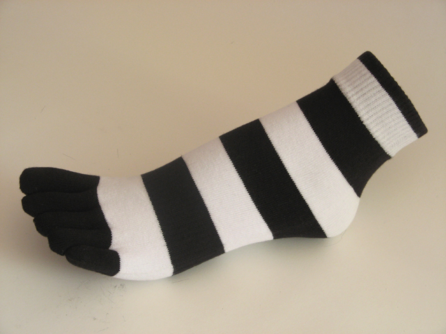 Charcoal white striped COUVER Cute Ankle Toe Toe Socks, 6Pairs