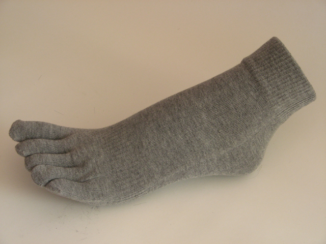 Gray ankle toe socks