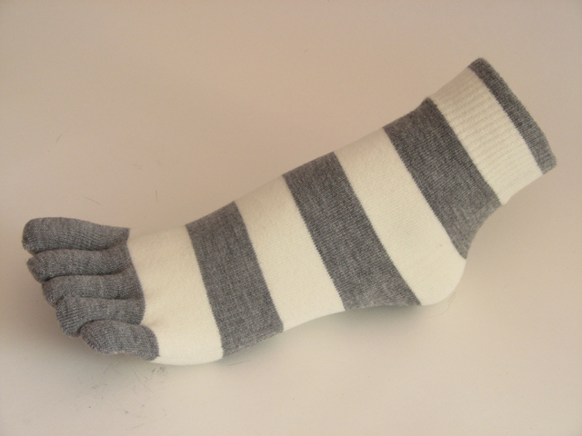 Gray white striped COUVER Cute Ankle Toe Toe Socks, 6Pairs