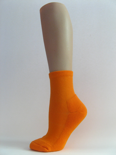 Orange youth kids basketball quarter socks cushion on sole