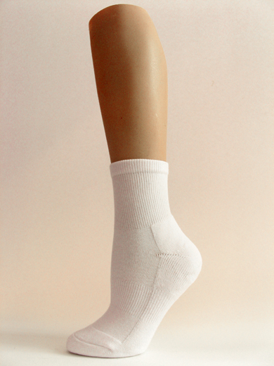White youth kids basketball quarter socks cushion on sole